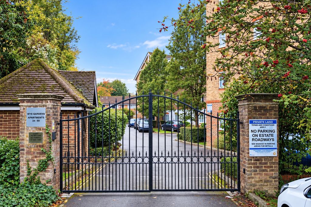 Wye Gardens Fryers Lane